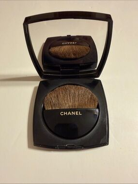 Chanel Les Beiges Healthy Glow Multi Color Powder, Trio of Shades, SPF15